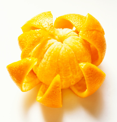peeled orange witih peel